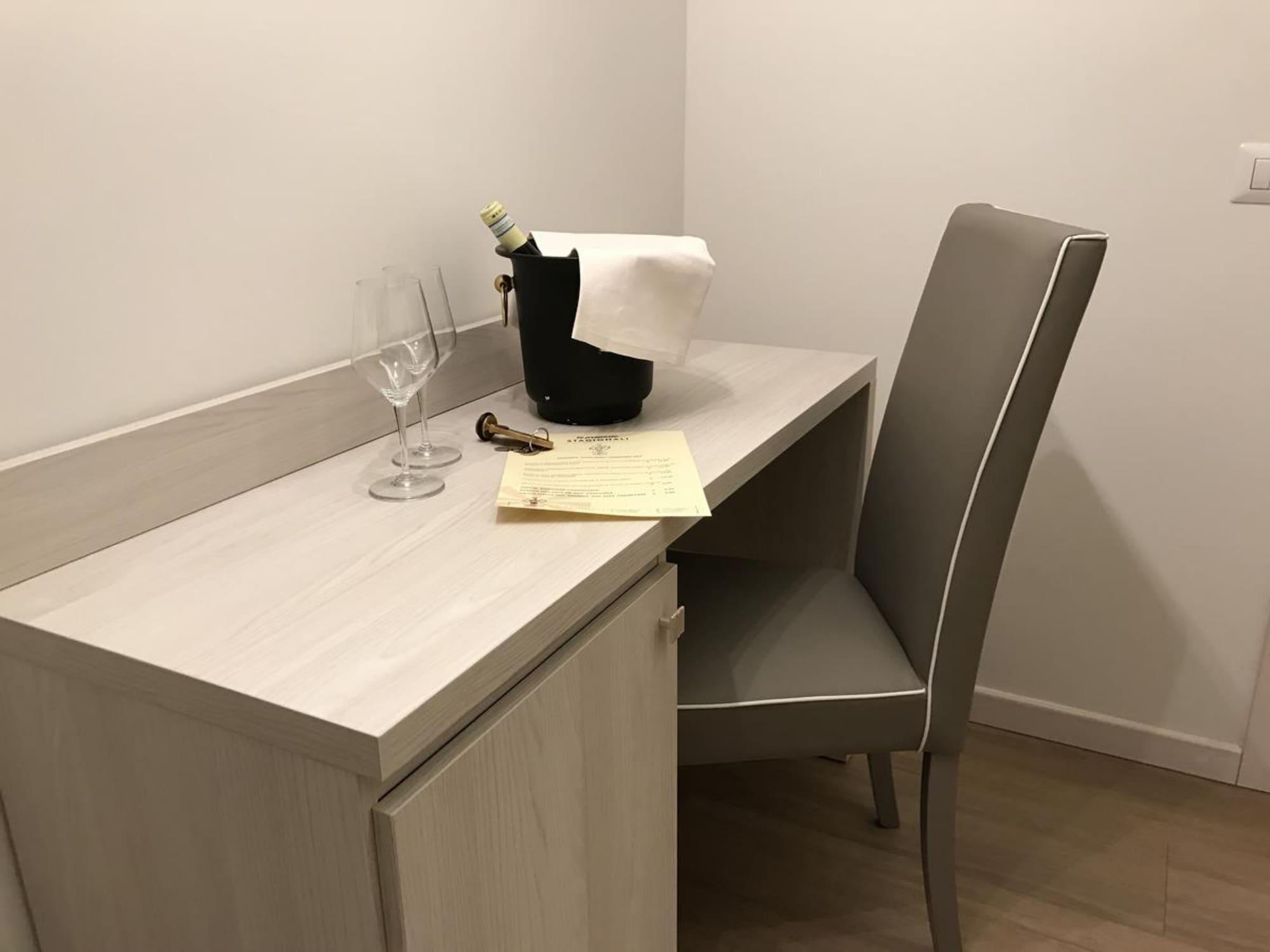 Hotel Dogana 시르미오네 외부 사진