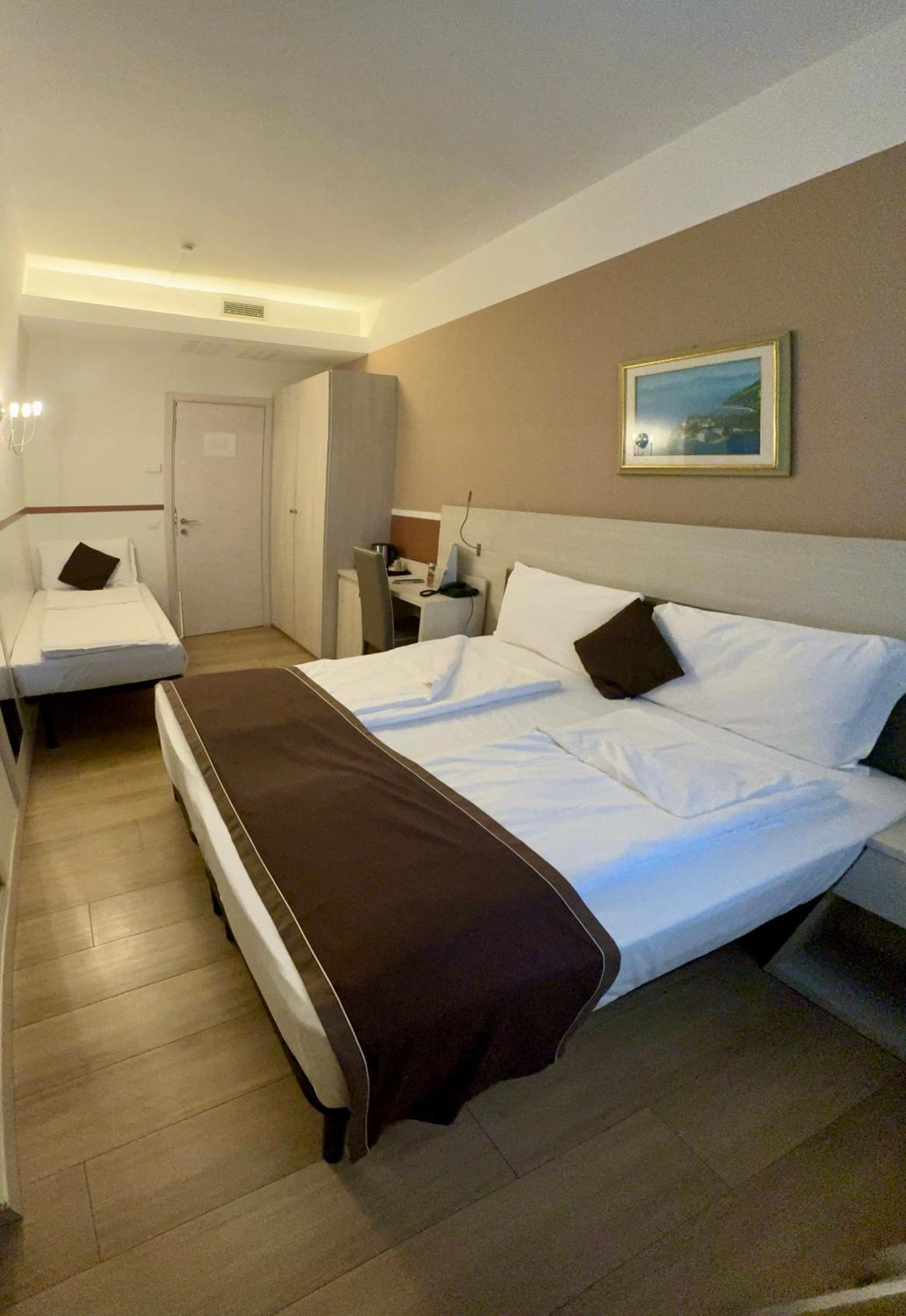 Hotel Dogana 시르미오네 외부 사진