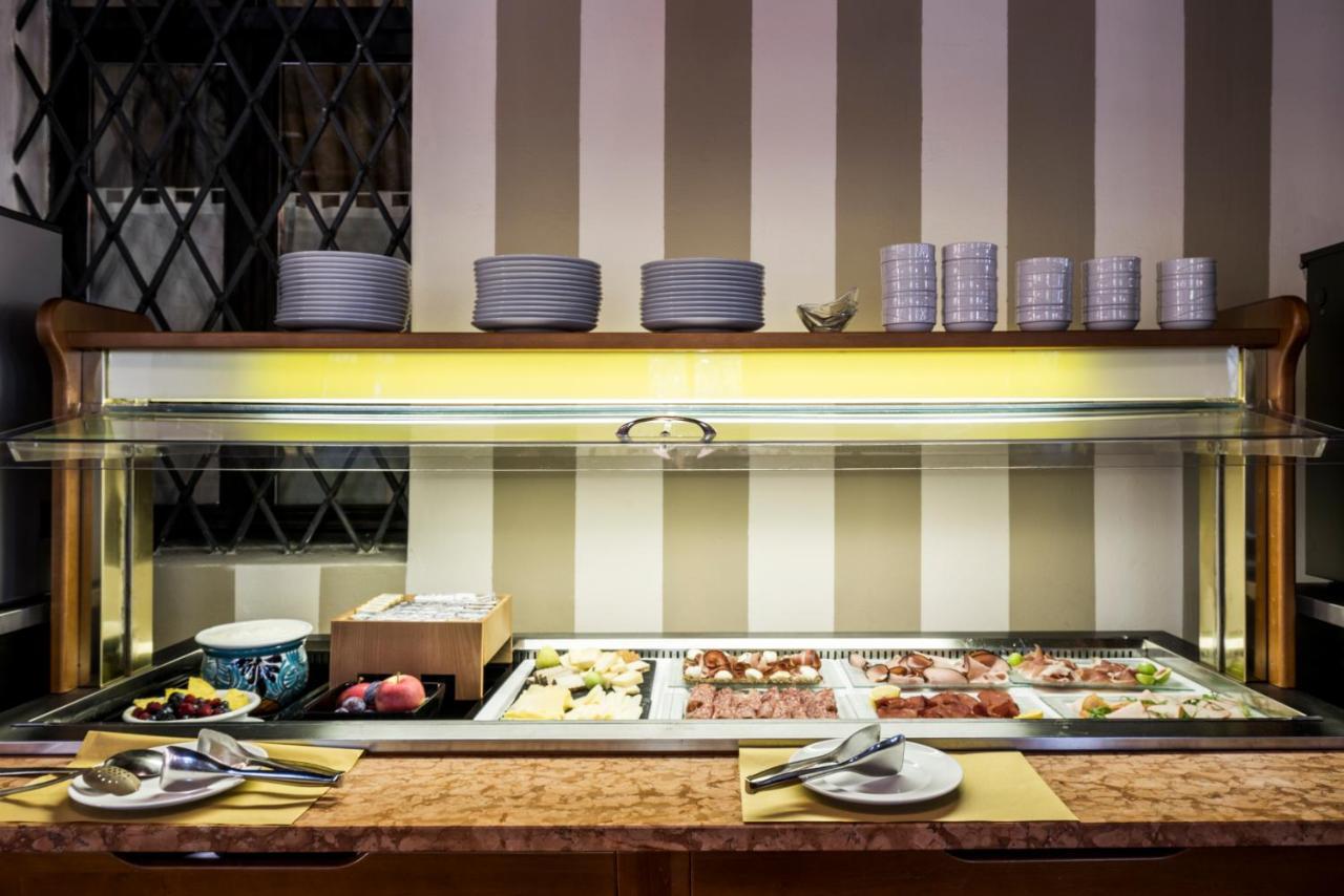 Hotel Dogana 시르미오네 외부 사진